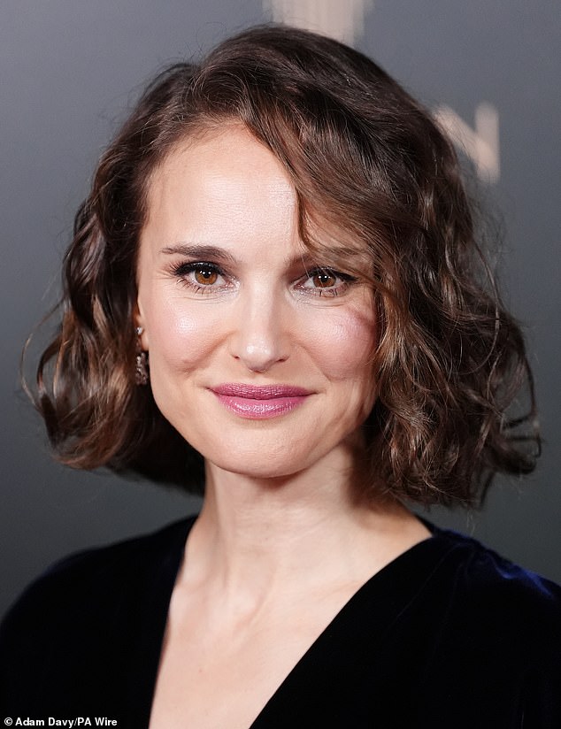 Natalie styled her short brunette locks in neat waves and completed her evening ensemble with a glamorous makeup palette