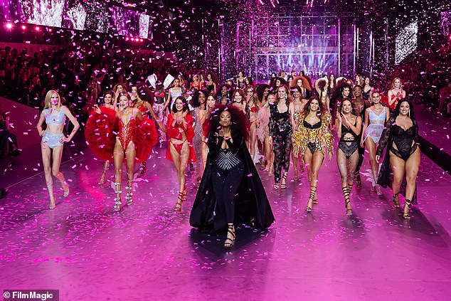 The show made a triumphant return after a four-year hiatus, with other OG Angels like Adriana Lima, Candice Swanepoel and Tyra Banks gracing the runway