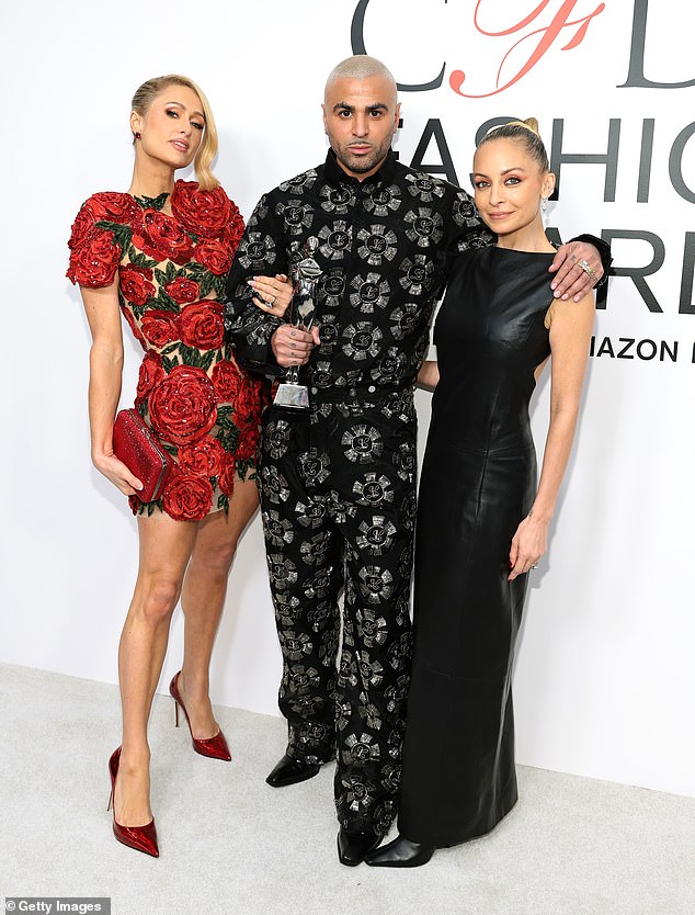 Paris Hilton, winner of the American Accessory Designer of the Year Award Raul Lopez and Nicole Richie