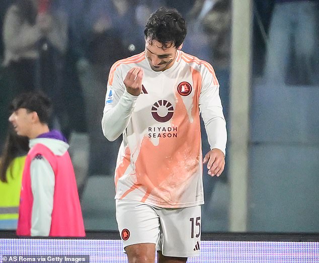 Hummels endured a nightmare debut, scoring an own goal in Roma's 5-1 defeat to Fiorentina