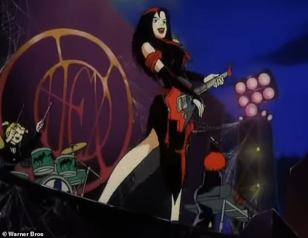 She playfully imitated the guitar playing of the song Hex Girl from the soundtrack of the 1999 cartoon Scooby-Doo And The Witch's Ghost.