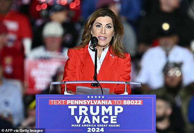 Zoraida Buxó, the 'shadow senator' from Puerto Rico, supported Trump on stage