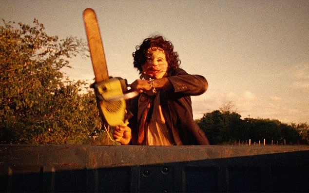 The Texas Chain Saw Massacre follows a group of friends who travel to rural Texas and find a remote house, unaware that it is owned by a family of deranged killers.