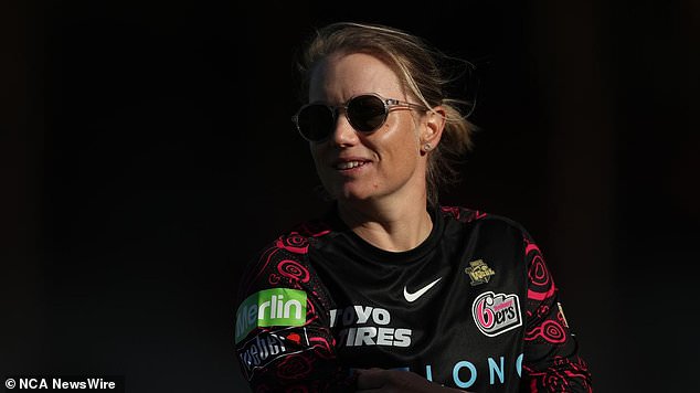 Injured star Alyssa Healy was at North Sydney Oval on Tuesday night and has a chance to play in the Sixers' next match on Friday. Photo: Mark Metcalfe/Getty Images