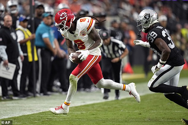 Hopkins had two receptions for 29 yards against the Raiders in his Chiefs debut