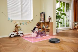 Eureka E20 Plus robot vacuum cleaner in action and connected.