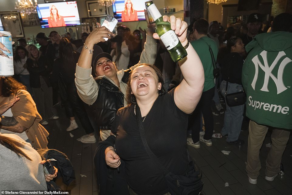 1730320755 867 New York Yankees fans pour on to the streets to