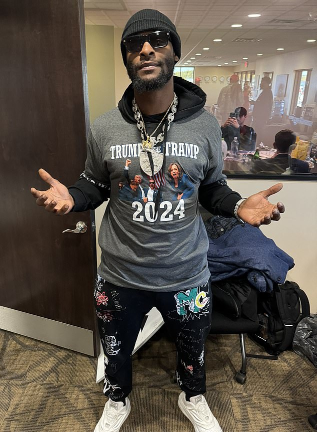 Ex-NFL star Bell was criticized for wearing a shirt with a nasty insult from Kamala Harris