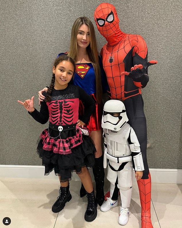 1730409491 660 Can you recognise these sports stars in their Halloween costumes