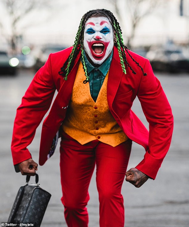 Jets linebacker Quincy Williams dressed as Joaquin Phoenix's version of The Joker