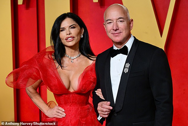 Lauren Sanchez and Jeff Bezos at the Vanity Fair Oscar Party in Los Angeles, California on March 10