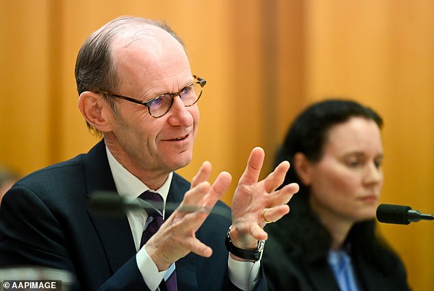 ANZ CEO Shayne Elliott (pictured left) fears the Reserve Bank of Australia will not cut rates as early as February as hoped