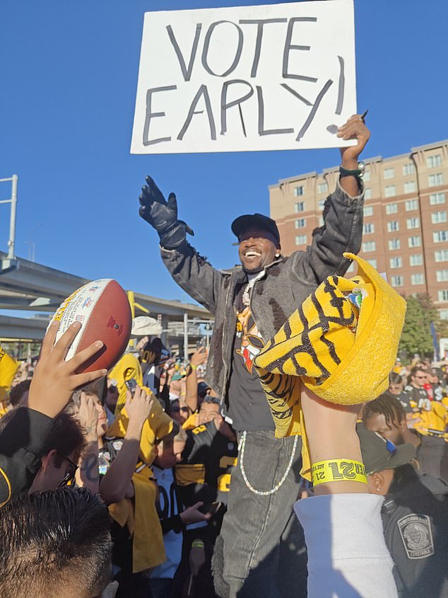 Antonio Brown helped register Pennsylvanians to vote outside Acrisure Stadium