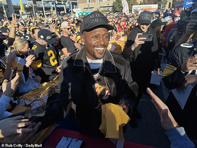 NFL legend Antonio Brown was back in Pittsburgh as part of a voter registration drive. He mingled with fans prior to the Pittsburgh Steelers vs. New York Jets game