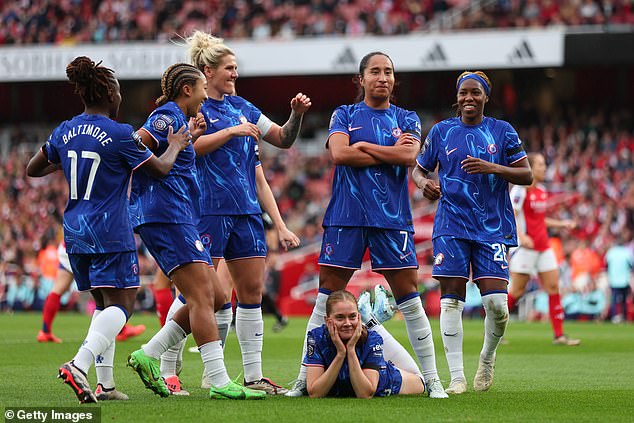 Chelsea continued their good start in the WSL with an away win at Arsenal on Saturday