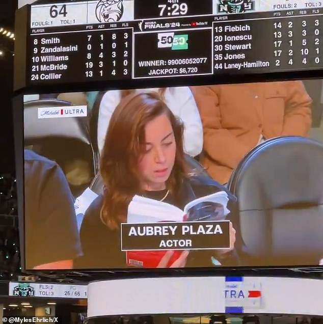 Aubrey Plaza delighted fans during Game 1 of the Minnesota Lynx and New York Liberty WNBA finals