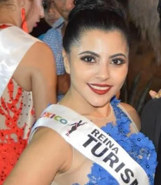 Samanta Villarreal, who was crowned Tourism Queen of the northeastern Mexican municipality of El Carmen in 2018, died in a car accident on Sunday. Her sister and a friend survived the accident and are still in hospital