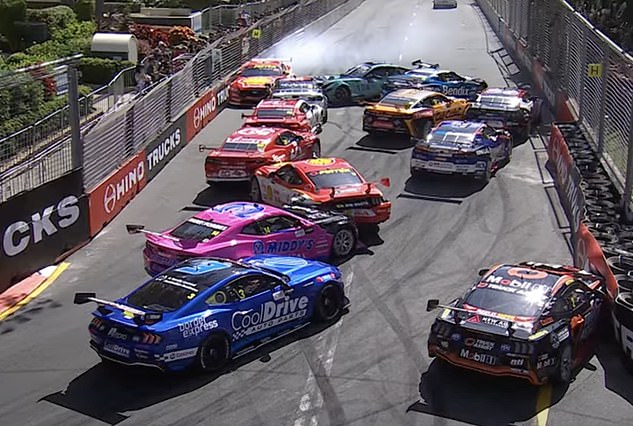 An eight-car pileup occurred in the Gold Coast 500 on Sunday afternoon