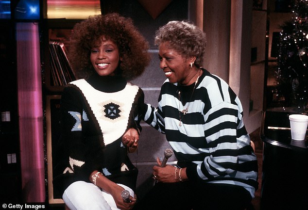 Cissy Houston (R), the legendary gospel singer and mother of Whitney Houston (L), died on Monday at the age of 91; (photo 1986)