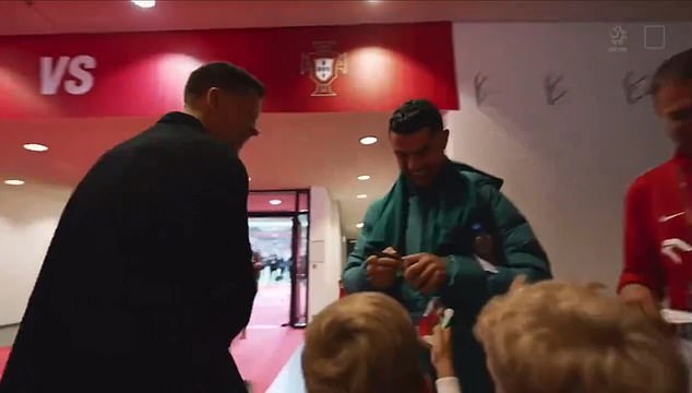 Cristiano Ronaldo and Wojciech Szczesny shared a joke at the expense of their former club