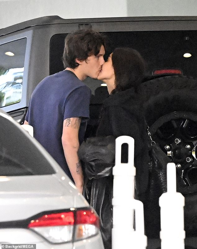 The duo shared a goodbye kiss when Cruz dropped Jackie off at the airport