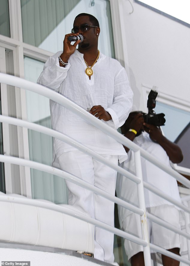 Sean "Diddy" Combs makes an appearance "The real white party" in 2007