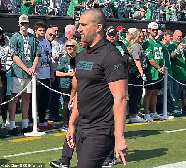 Eagles coach Nick Sirianni unveiled a new hairstyle ahead of their game against the Browns