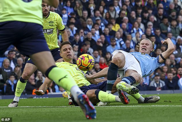 Fans praised Erling Haaland after he scored from a difficult angle for Man City against Southampton