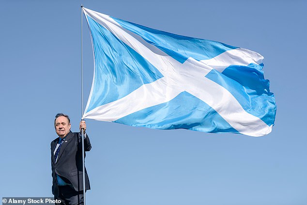 Former MSP Alex Salmond kicks off the ALBA Lothian campaign with ALBA Lothian Candidates in Edinburgh