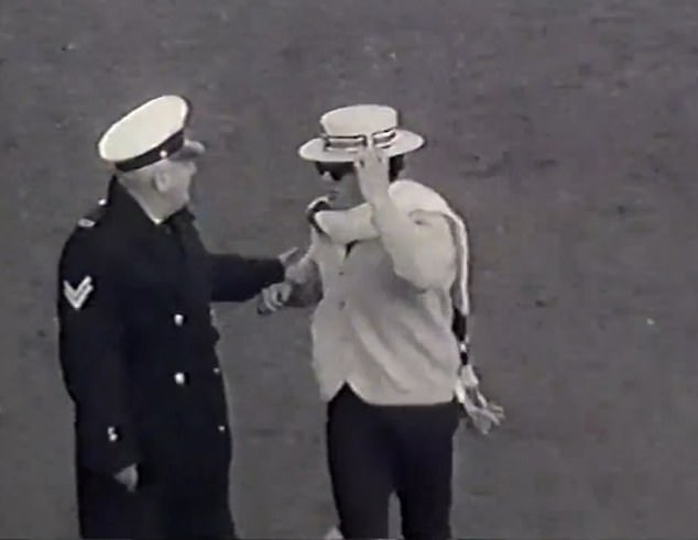 A legendary Australian entertainer has emerged in resurfaced footage from a 1963 AFL match in which they performed a shock stunt that is said to have cost them thousands