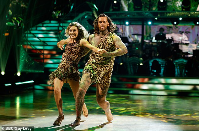 Pete Wicks and Jowita Przystal perform the samba to the George Of The Jungle theme