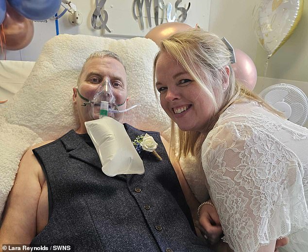 Mike Reynolds was 51 when he married his partner of eight years, Lara Reynolds, 38, from Cornwall in a moving ceremony organized by the bride in just one day