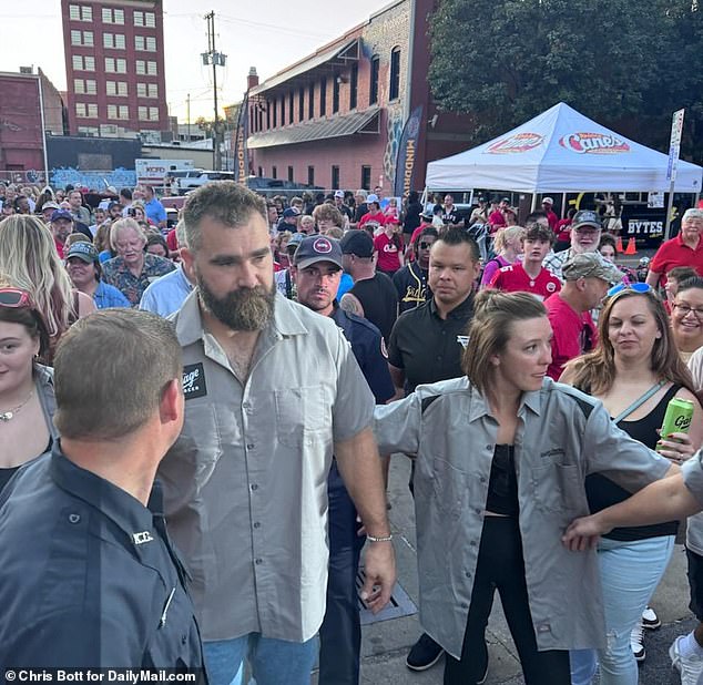 Jason and Ed Kelce mobbed by fans as they arrive