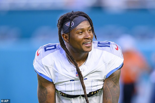 The Kansas City Chiefs are trading for Tennessee Titans star wide receiver DeAndre Hopkins