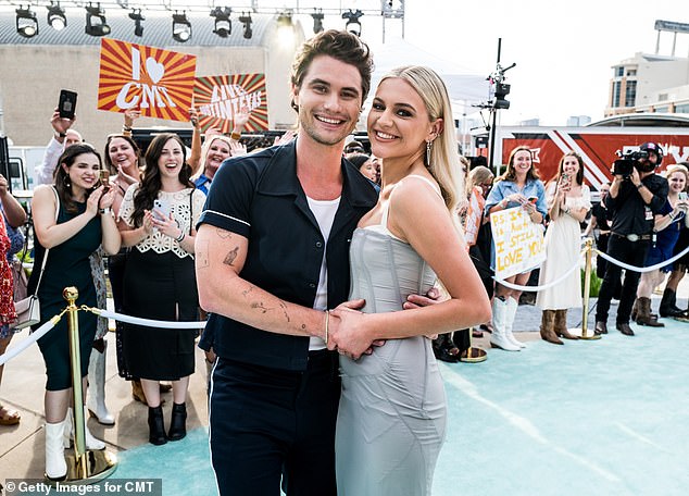 Kelsea Ballerini 'loves' how proud Chase Stokes is of their relationship; April 2, 2023