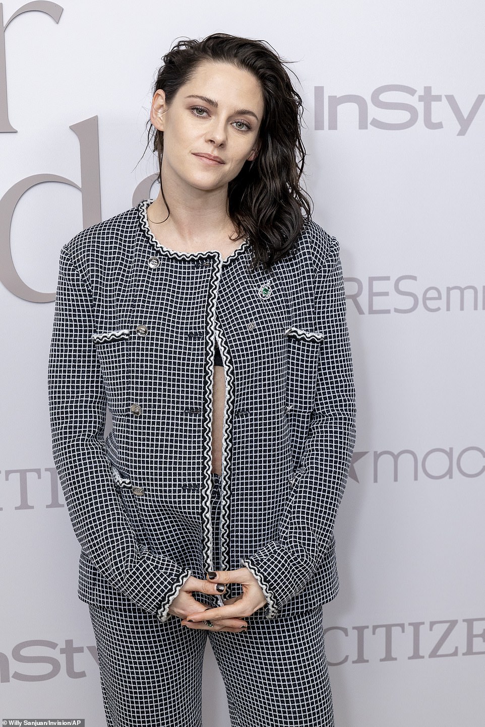 Stewart showed off her abs in head-to-toe Chanel