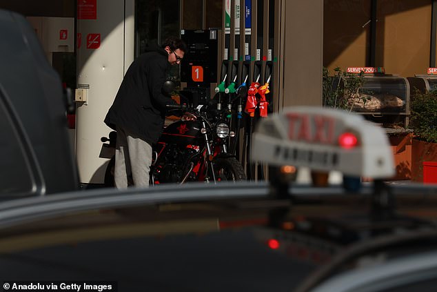 Paris Mayor Anne Hidalgo has banned the sale of diesel fuel at four popular petrol stations on the French capital's ring road to deter motorists from driving into the city. These gas stations account for about half of all diesel revenues in Paris