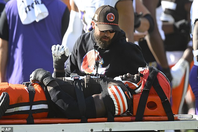 Browns defenseman Jeremiah Owusu-Koramoah went to the hospital with a neck injury