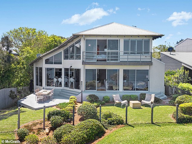 Prime Minister Anthony Albanese spends $4.5 million on this cliff-top house overlooking the beach