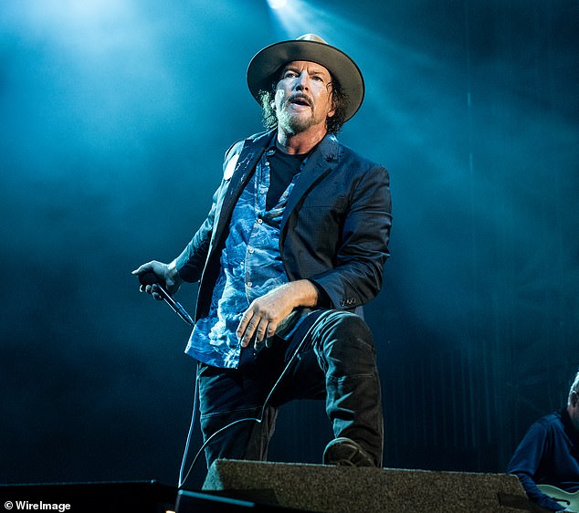 Eddie Vedder has apologized to Pearl Jam's Australian fans for dissing the country for a decade, as they prepare to return for the first time in a decade next month