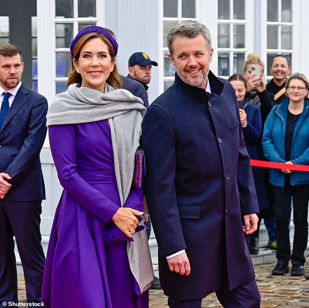 King Frederik (56) and Queen Mary (52) welcomed the new Icelandic President Halla Tómasdóttir and her husband Björn Skúlason to Denmark for a two-day state visit