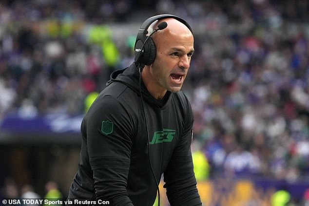 Robert Saleh reacts in the first half against the Minnesota Vikings at Tottenham Stadium