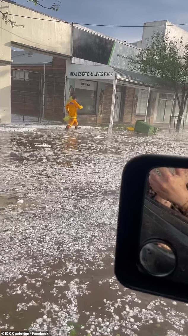 Victoria has been hit by heavy rain and heavy hail (photo in Casterton)