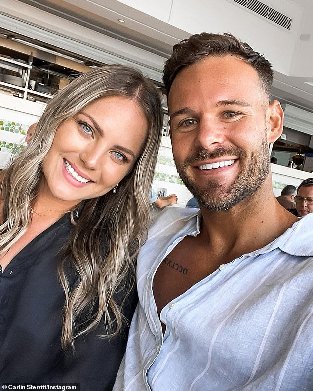 Carlin Sterritt becomes a father. The 31-year-old personal trainer announced the good news in a post on Instagram on Friday. He posed next to his beautiful wife Emily Bradwell as she showed off her growing baby bump. Both shown