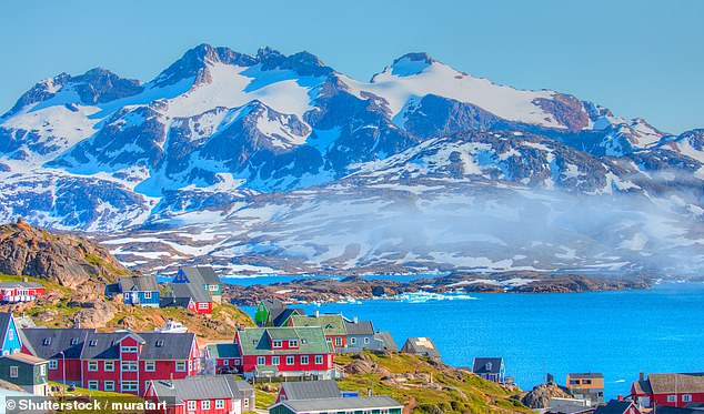 In the photo: the colorful city of Tasiilaq in Greenland. In response to a greater influx of tourists, some parts of Greenland could adopt stricter tourism rules than others, as discussed in a May proposal