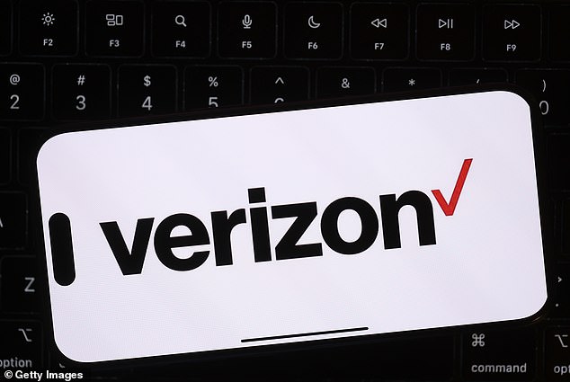 Verizon is offline for US users, preventing them from making calls or sending text messages