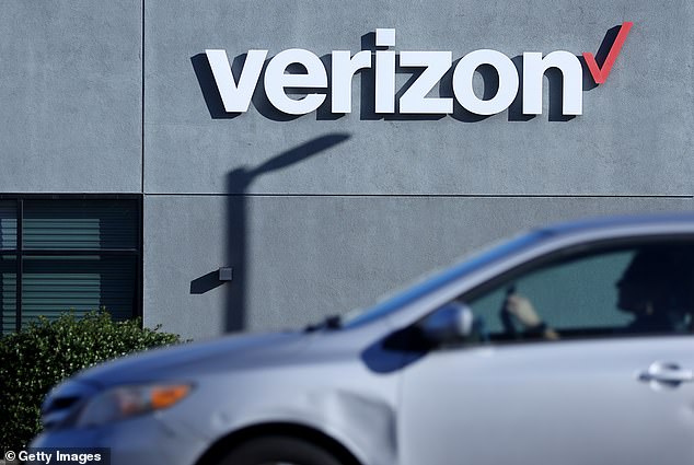 Verizon is down across the US, leaving users unable to call, text or surf the internet