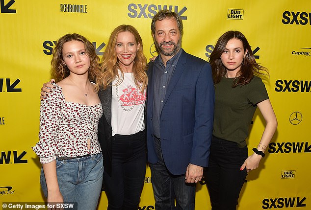 Iris with sister Maude and parents Judd Apatow and Leslie Mann; in the photo in 2018