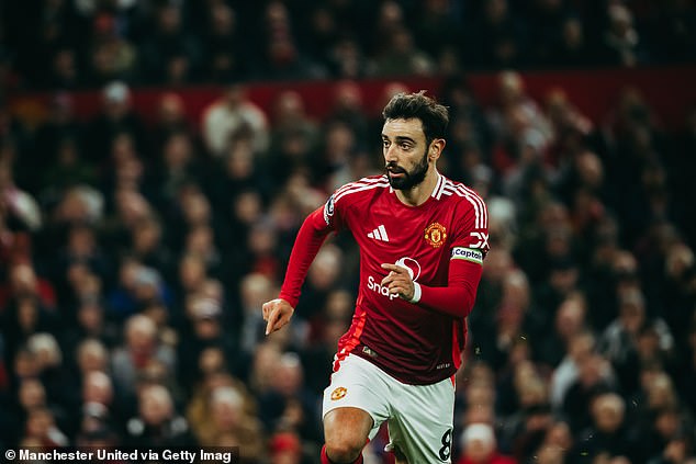 Bruno Fernandes needs to drop deeper and get more involved in the build-up play, says Richards