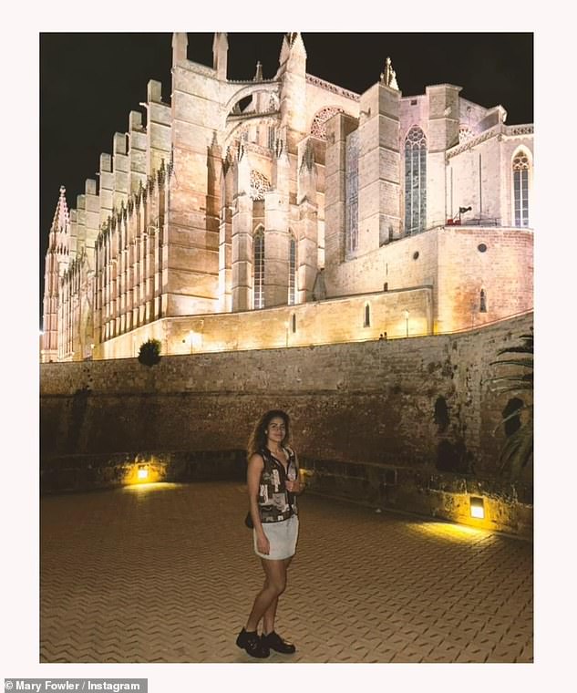 Fowler appeared to be depicted outside the Catedral-Basilica de Santa Maria in Mallorca